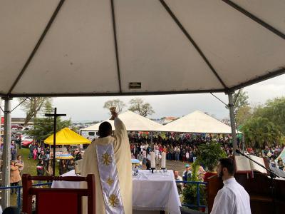 Missa em louvor ao Bom Jesus em Campo Mendes teve o Pároco Sebastião presidindo com liturgia da Rádio Campo Aberto